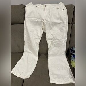Levi’s 529 Curvy Boot Cut White Jeans